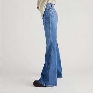 Lee High-Rise Flare Jeans in Skyline Blue Size 31